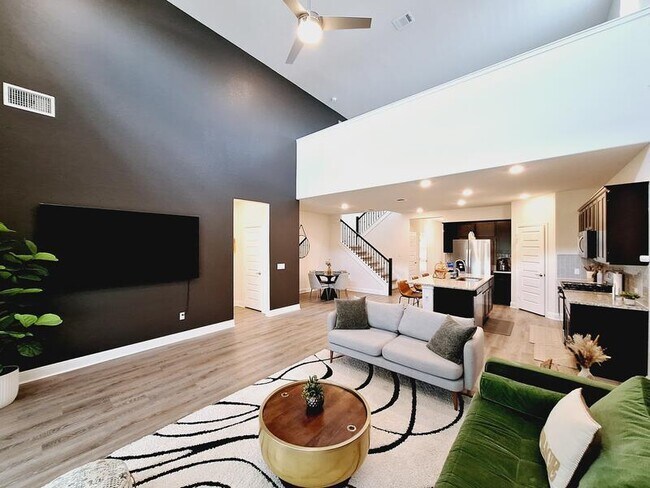 Building Photo - 18012 Trieste Dr