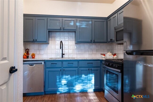 Building Photo - 508 Lydia Ln