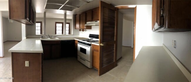 Building Photo - 3424 Running Deer Dr