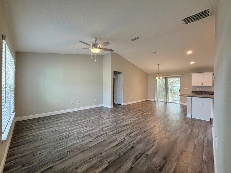 Building Photo - 210 Locust Lane Pass