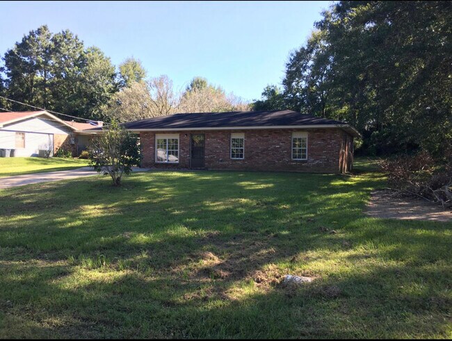 Primary Photo - 611 W Camp Ave