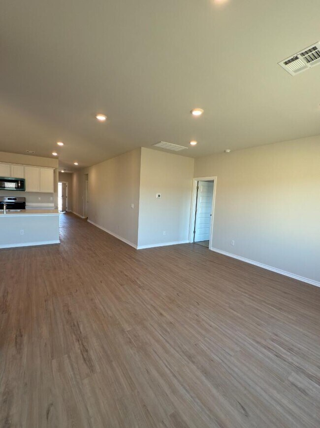 Building Photo - 2924 Firefly Dr