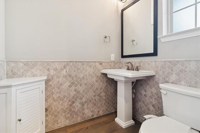 Building Photo - 5900 The Esplanade