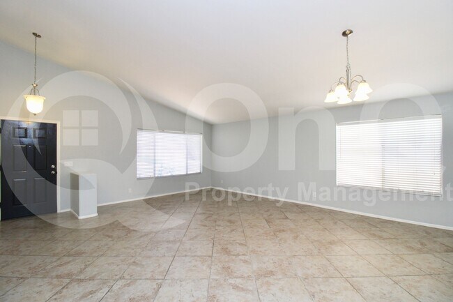 Building Photo - 511 E Pinto Dr