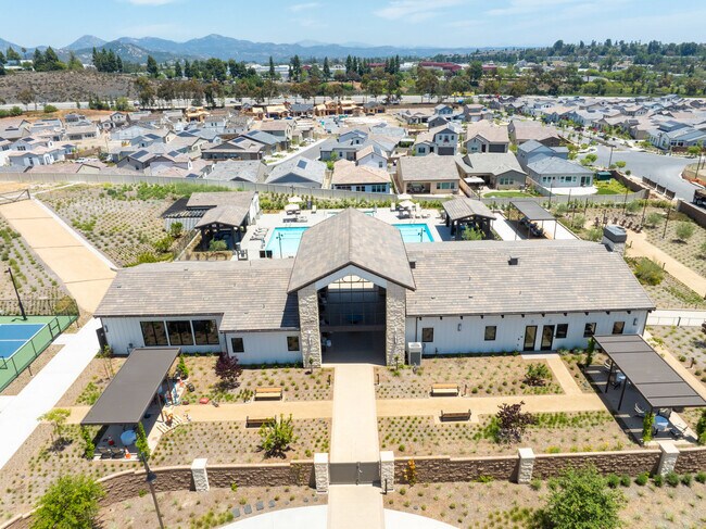 Building Photo - 12639 Elizabeth Wy