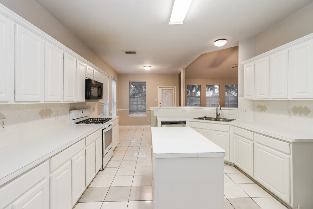 Building Photo - 8919 Green Ray Dr