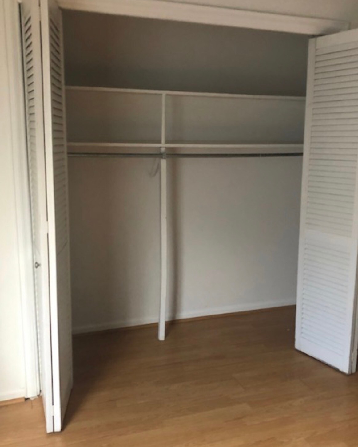 Building Photo - 4732 Belleview Ave