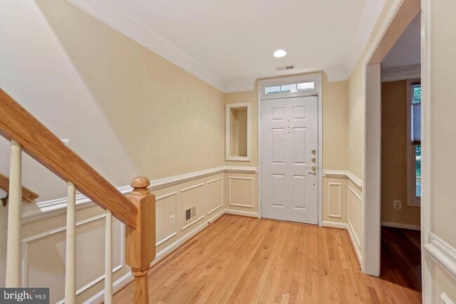 Building Photo - 8878 Ashgrove House Ln