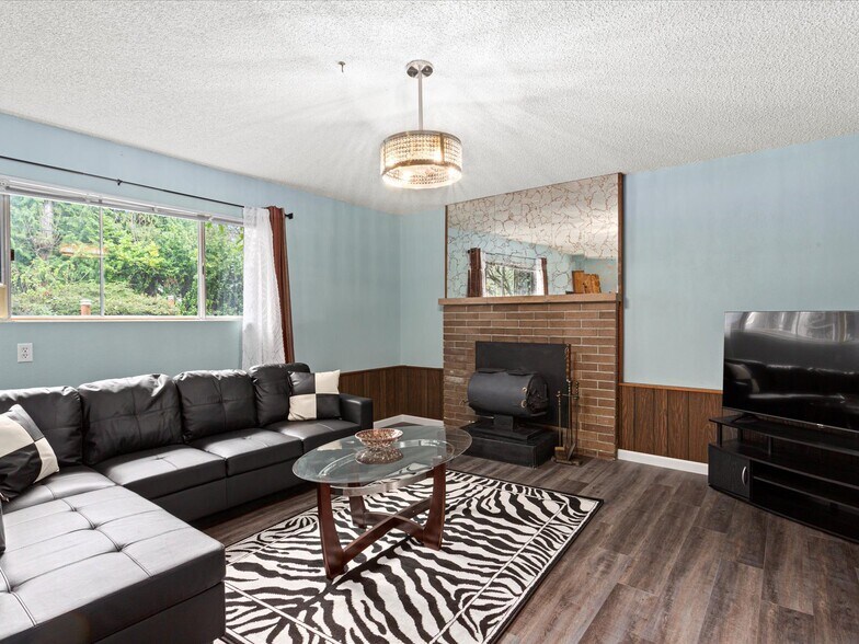 Building Photo - 16445 Ambaum Blvd S