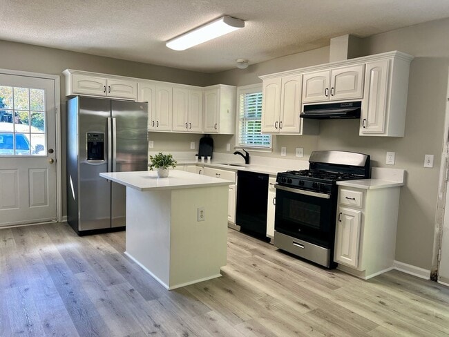 Building Photo - 301 Stargate Rd