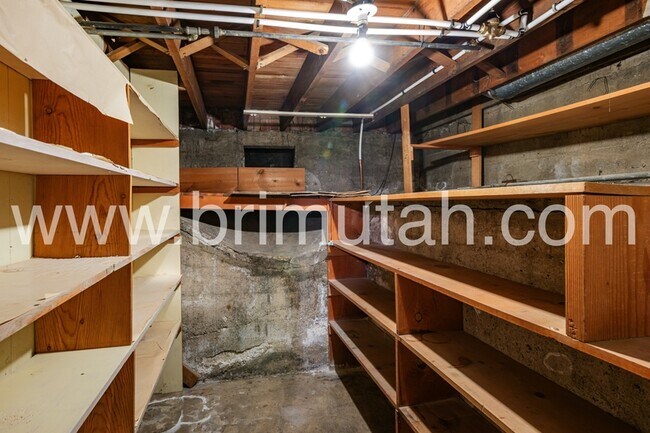 Building Photo - 1655 E 900 S