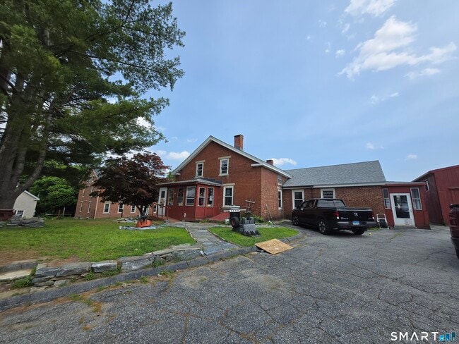 Building Photo - 11 Tiffany St