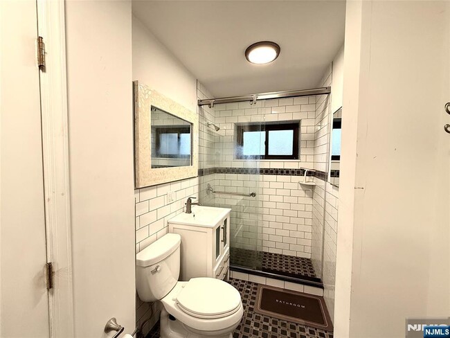 Building Photo - 401 Park Ave