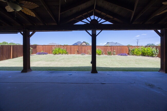 Building Photo - 10002 River Bend Dr