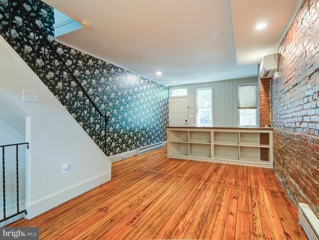 Building Photo - 2427 Perot St