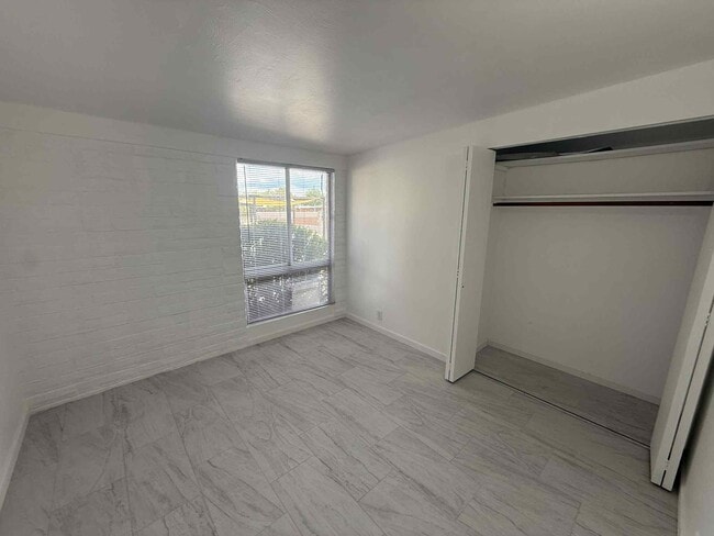 Building Photo - 8133 E 6th St