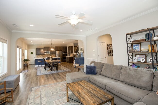 Building Photo - Spacious 5-Bedroom Home with 3 Full Bathrooms in Carthage, NC - Perfect for Your Family!
