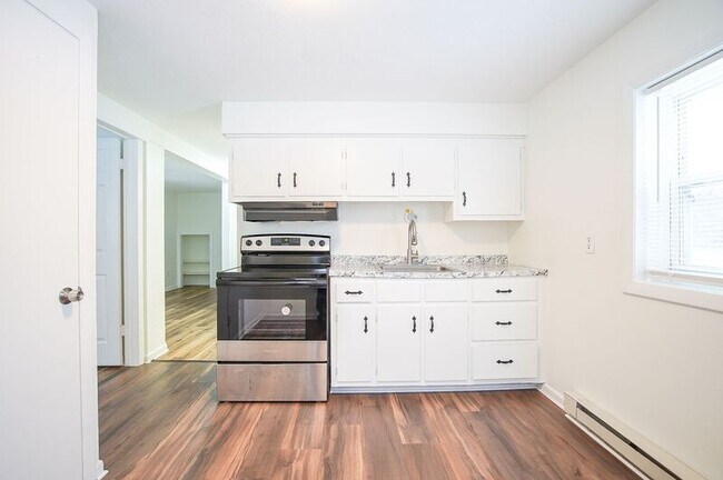 Building Photo - 98 N Alhambra Cir