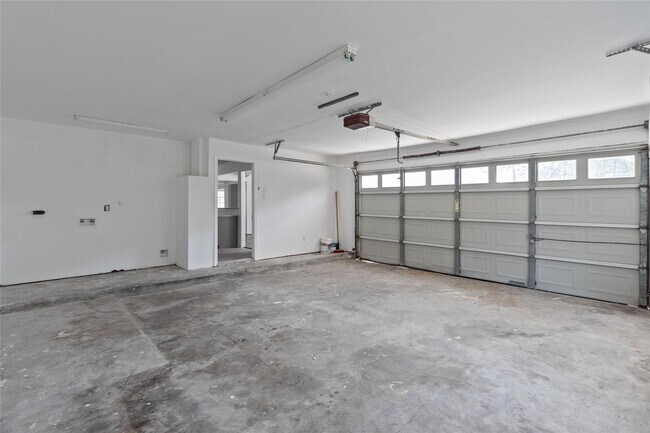 Building Photo - 500 Shirleen Dr