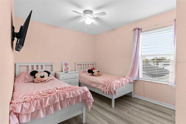 Building Photo - 215 Gleneagles Dr