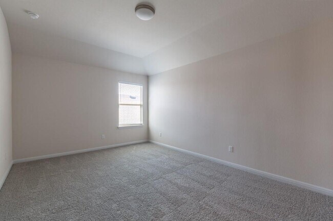 Building Photo - 205 Falkland St