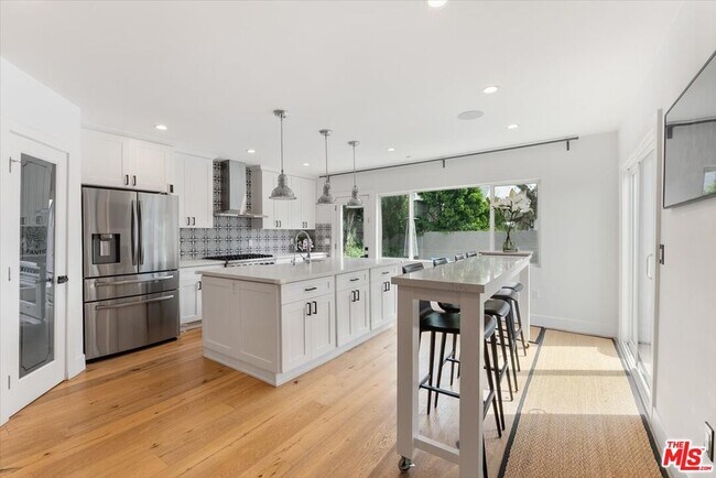 Building Photo - 5528 Marburn Ave