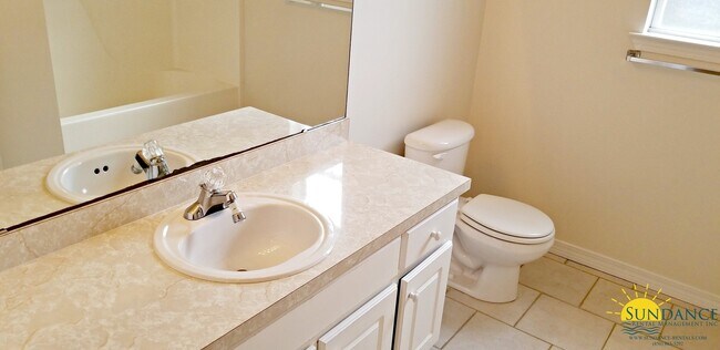 Building Photo - Great 3 Bedroom Home in Fort Walton Beach