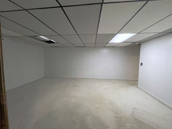 Building Photo - Spacious Condominium