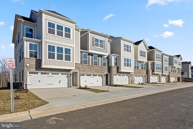 Building Photo - 9399 Edenderry Dr