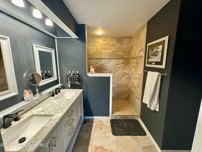 Building Photo - 53 Anchor Dr