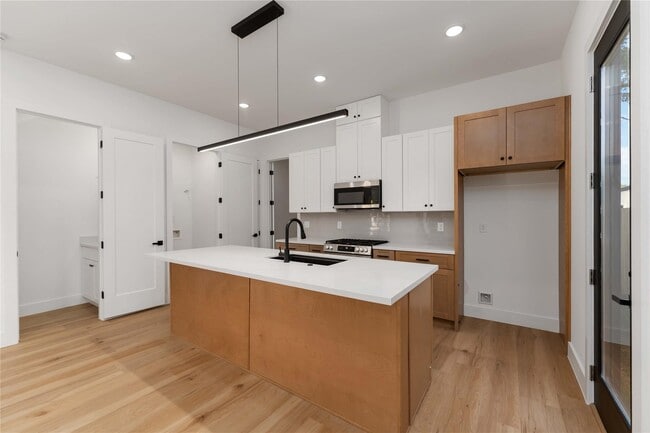 Building Photo - 4353 Aledo St