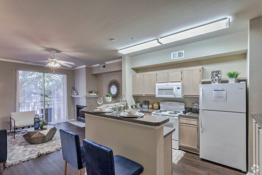 2BR, 2BA - 1123 SF B1 - Kitchen - Retreat at Spring Park