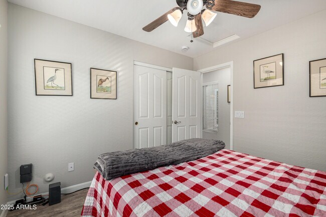 Building Photo - 16325 W Paradise Ln