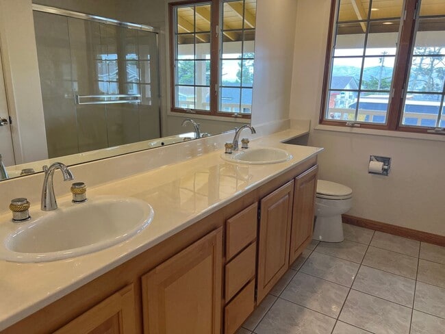 Building Photo - Elegant Executive Home Westborough SSF  5 ...