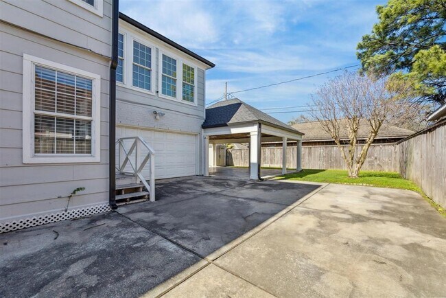 Building Photo - 6649 Fairfield St