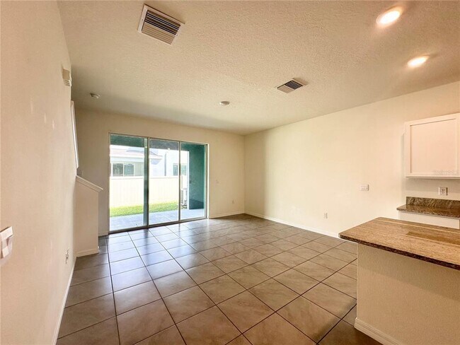 Building Photo - 2882 Peony Pr Ln