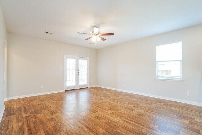 Building Photo - 2003 Lost Pine Ct