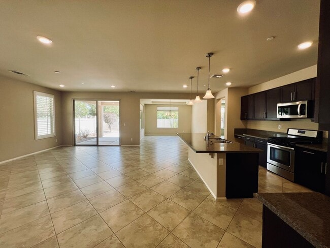 Building Photo - Gorgeous 2 bedroom and 2 bathroom home in ...