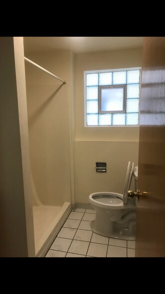Unit 1 Bathroom - 5218 S Kilbourn Ave