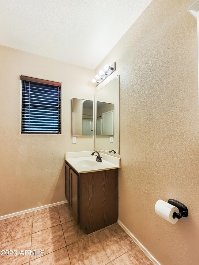 Building Photo - 18513 W Mariposa Dr