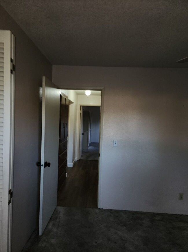 Building Photo - 3 Bedroom 2 bath with 2 car garage off of ...