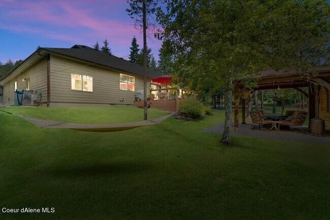 Building Photo - Pebble Creek