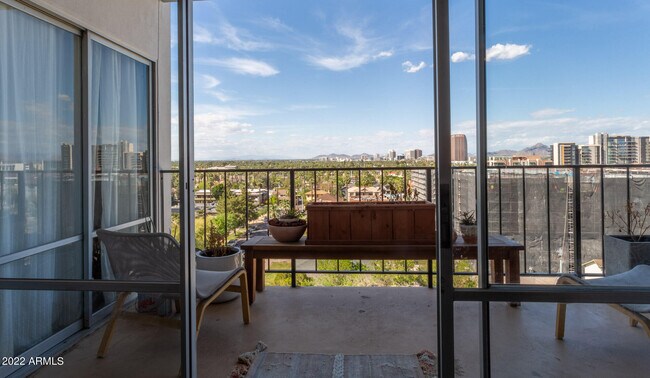 Building Photo - 805 4th Ave