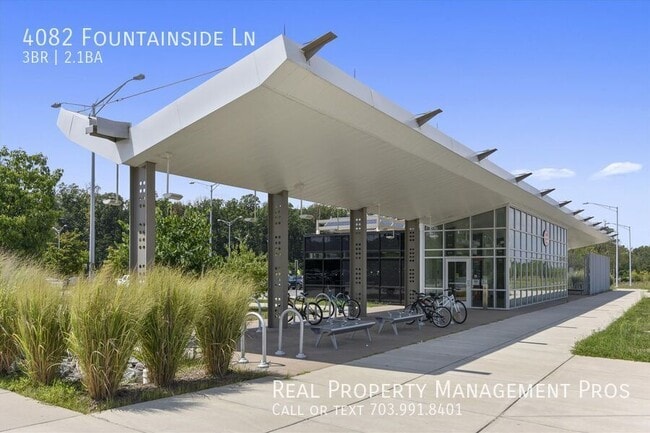 Building Photo - 4082 Fountainside Ln