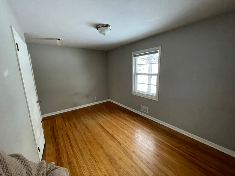 Main Floor Bedroom 1 - 7109 14th Ave S