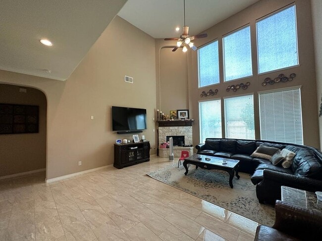 Building Photo - 46 Fort Arbor Ln