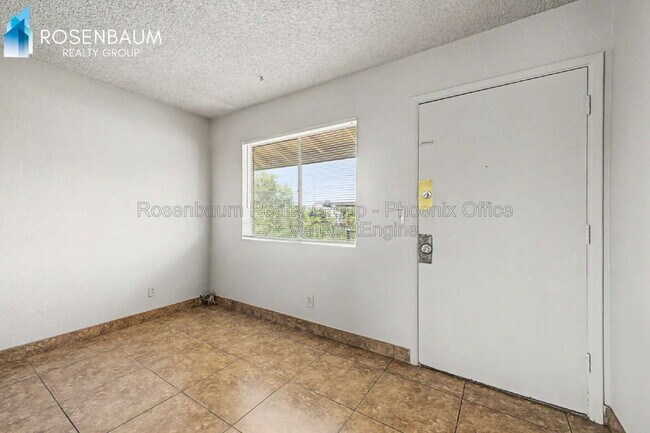 Building Photo - 1746 E 6th Ave