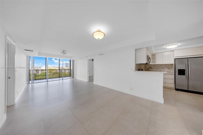 Building Photo - 20301 W Country Club Dr