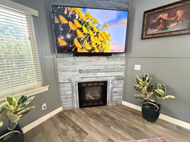 Building Photo - 6929 S Vlg Hvn Dr