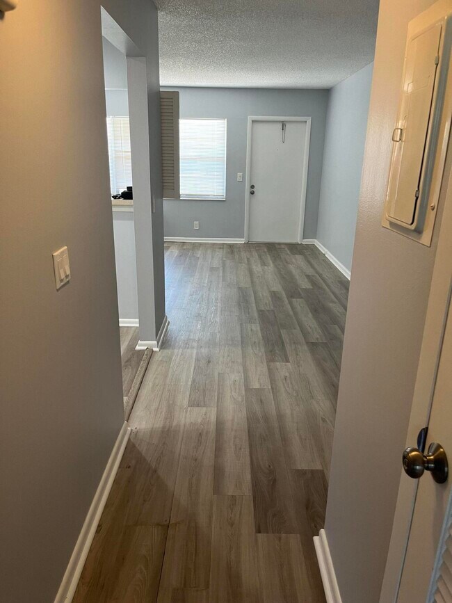Building Photo - 148 Preston Way
